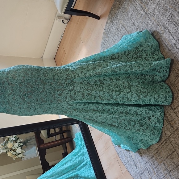 NWT size 10 aqua blue prom/pageant/evening gown by La Femme - Picture 4 of 7